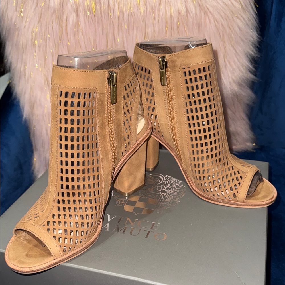 Vince Camuto Camel Peep-Toe Heeled Boots SIZE 7.5 - Picture 3 of 5